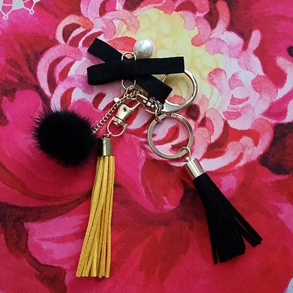 Boho Double Interacting Tassel and Pearl Keychain - Picture 1 of 9